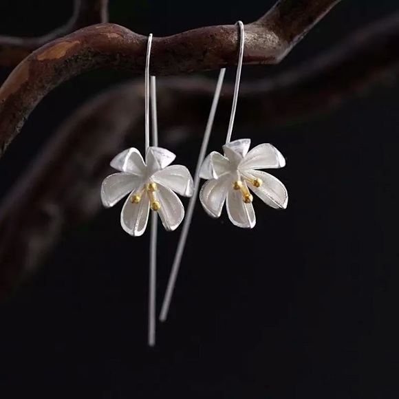 Oriental Blossom Floral Unique Silver/Gold Earring - Picture 2 of 12